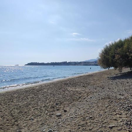Neva Apartments By The Beach Makrýgialos Eksteriør billede